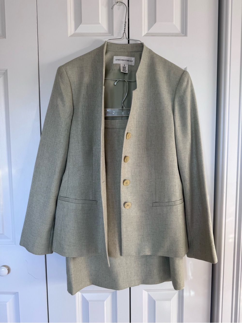 Vintage Jones New York Suit Womens Light Sage Jacket/Skirt Suit Set